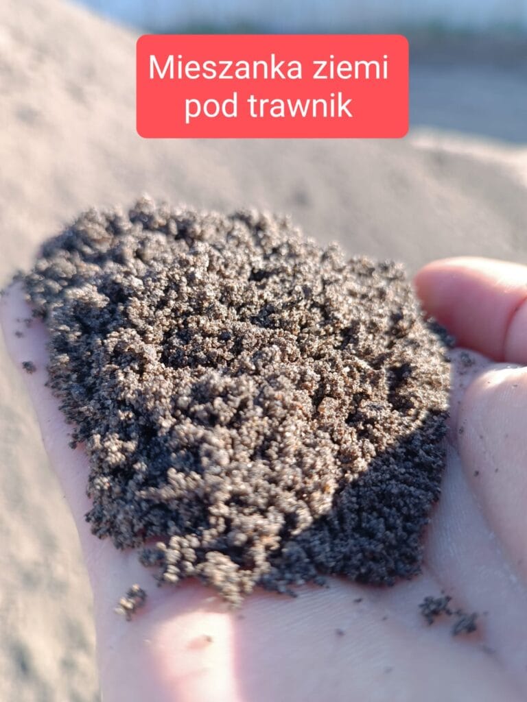 Mieszanka ziemi pod trawnik
